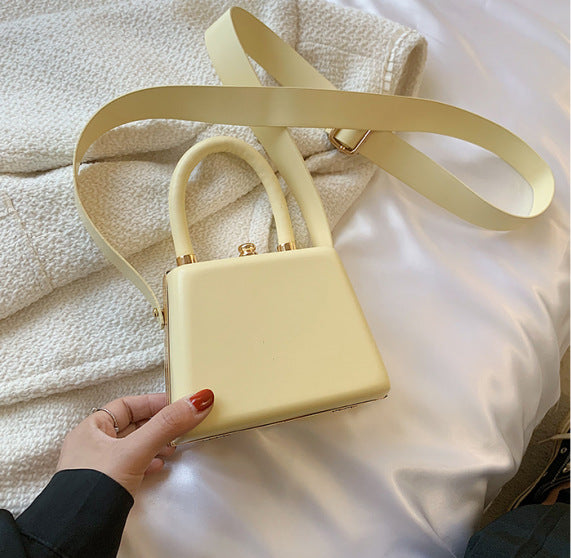 Contrast Color Artistic Ethnic Style Portable Clip Bag