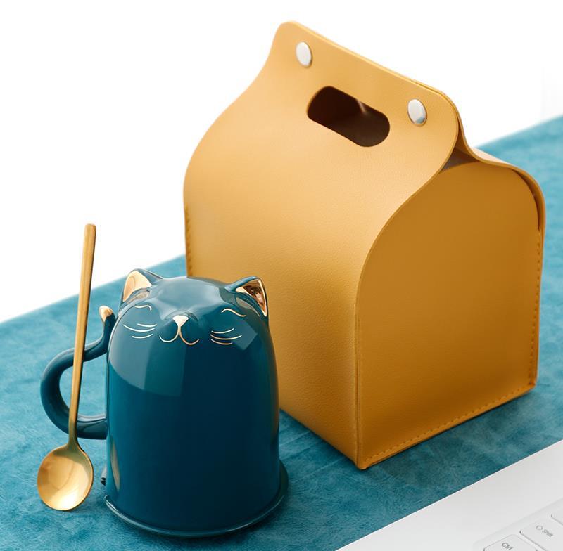 Ceramic mug with lid and spoon