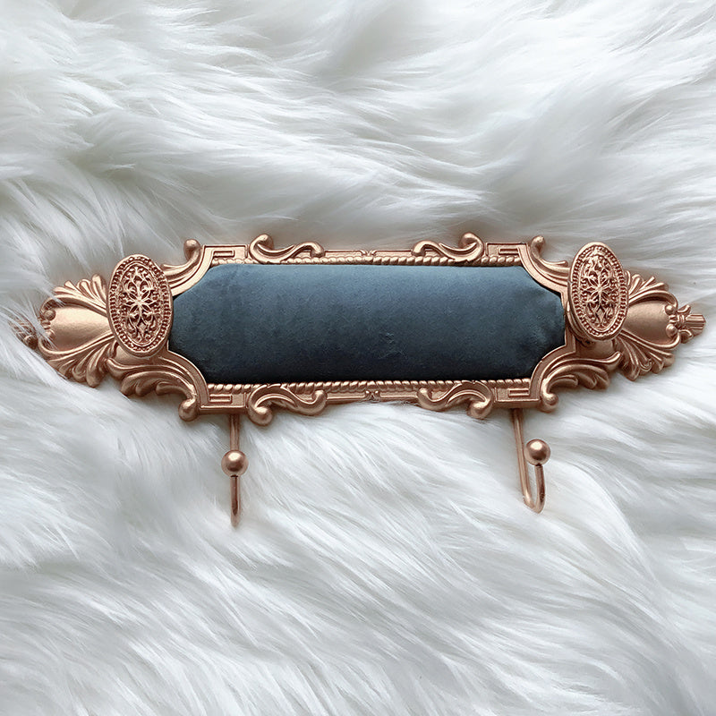 Retro Personality Peacock Blue Bronzing Jewelry Display Stand