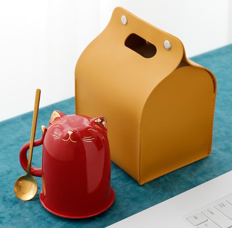 Ceramic mug with lid and spoon