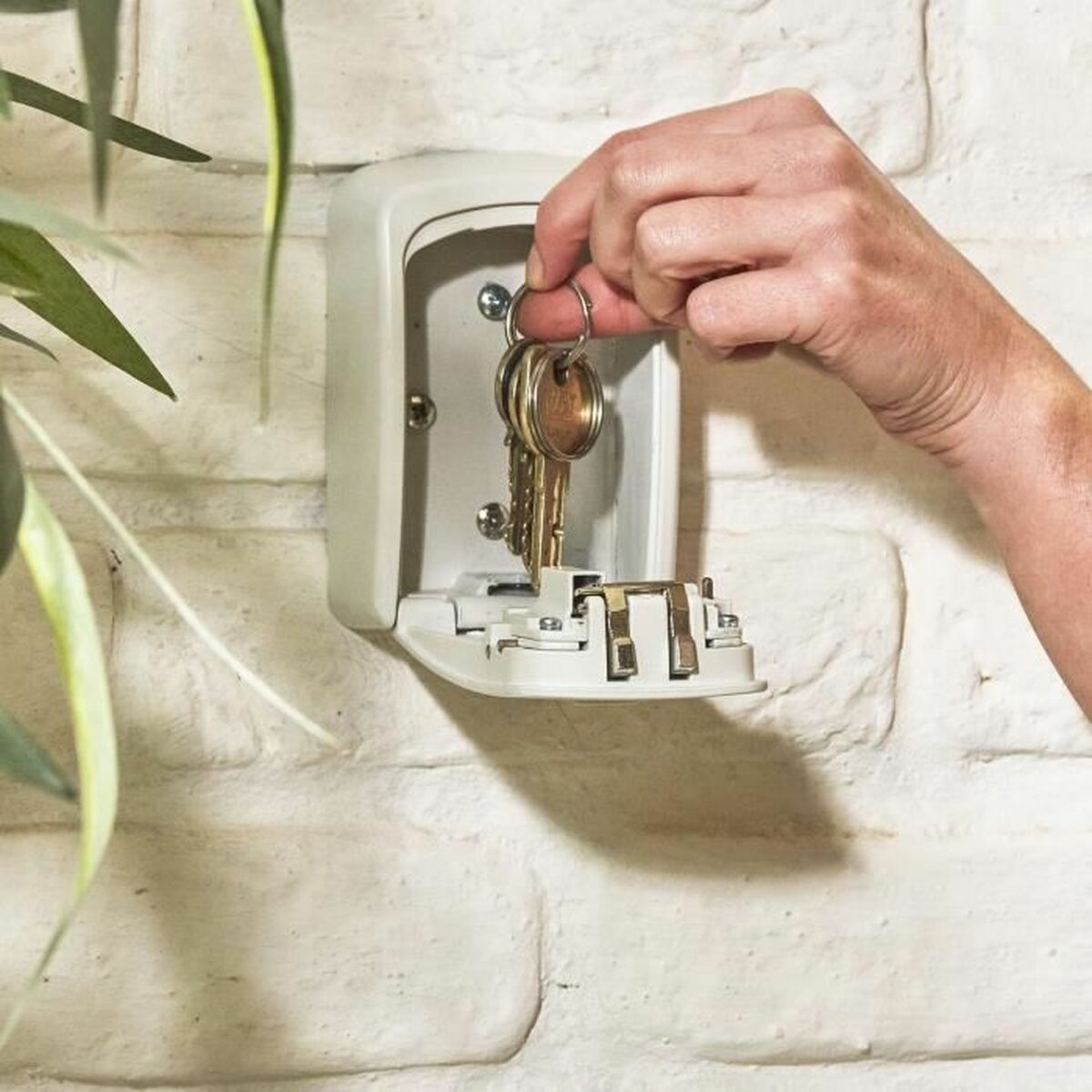 V7HCAC38904DD6379288B75A822E8870064R6664620P5