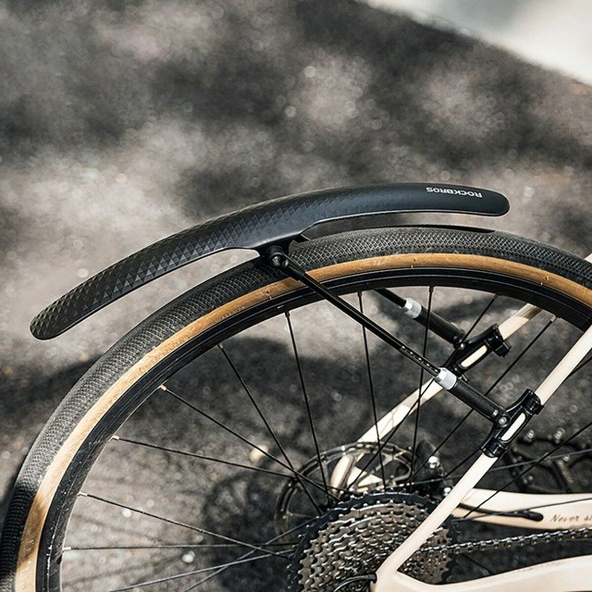 V3H8577B187EC9271CC28A9E4C30AEA303BR6464777P6