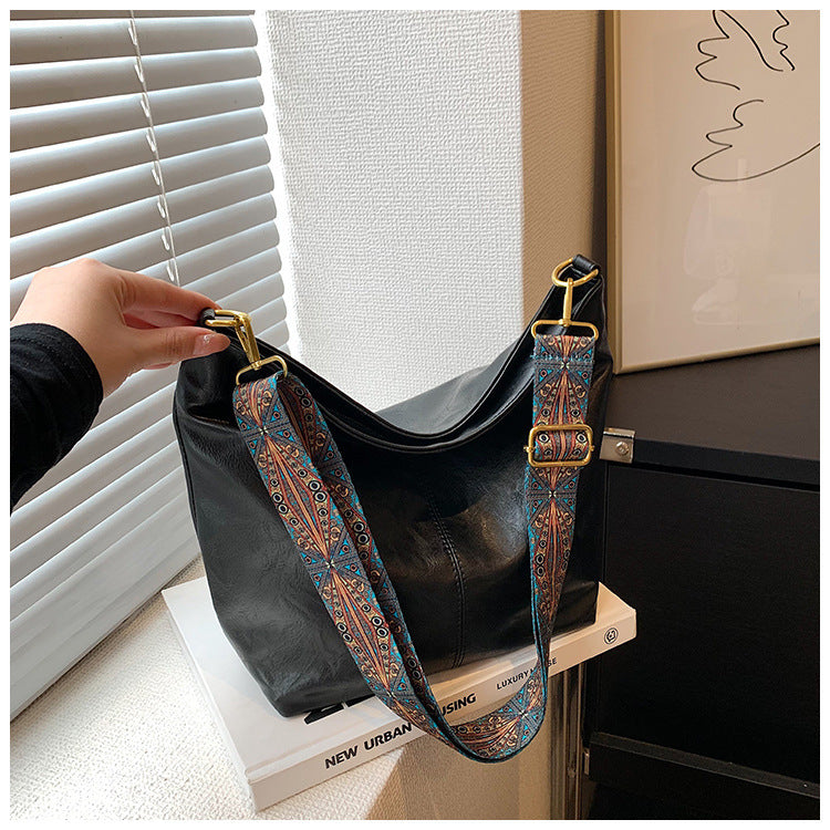 Retro Shoulder Messenger Bag Large Capacity Commuter Women's Bucket Bag