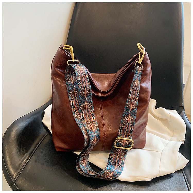 Retro Shoulder Messenger Bag Large Capacity Commuter Women's Bucket Bag