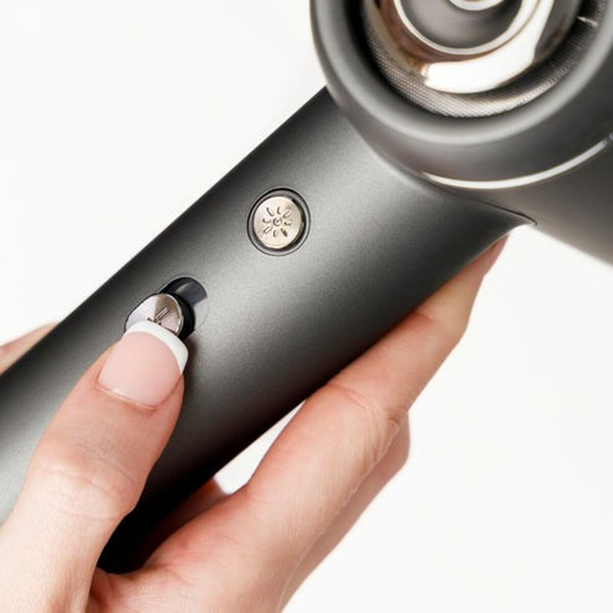 V4H7425D0EFFE5CAF66BB012F3D4848236CR6337915P2