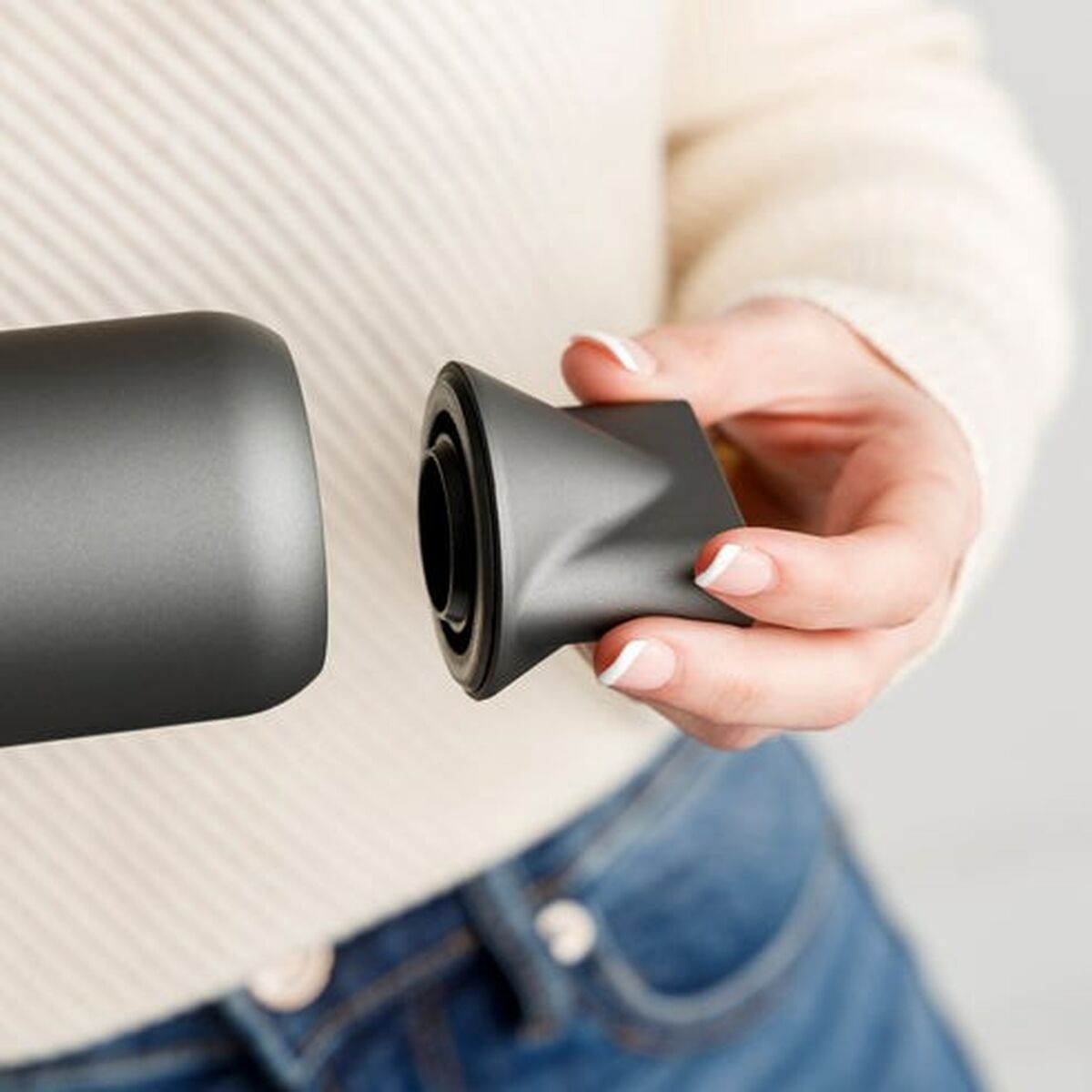 V4HB208F815812F9C99768817F0A1F13B2FR6337917P3