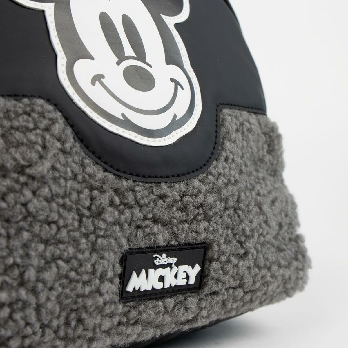 V4H388298F53E49A238BE77B0089DD82792R5064585P6