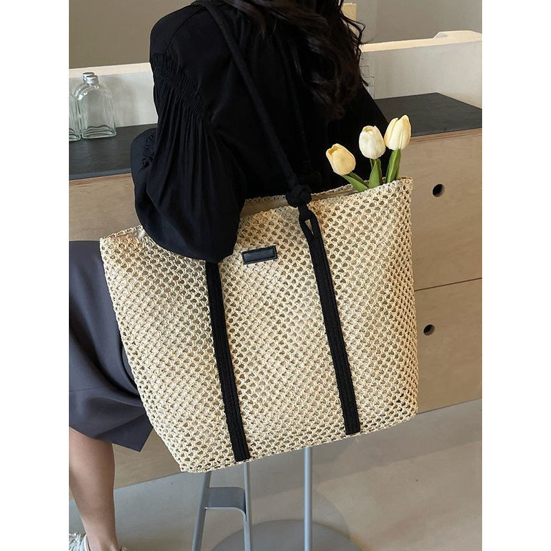 Commuter Large Capacity One-shoulder Knitted Beach Bag