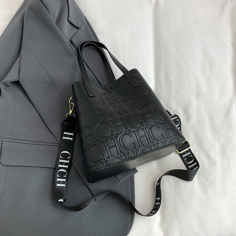 Letter Embossed Solid Color Fashion Retro Classic One-shoulder Portable Commuter Bucket Bag