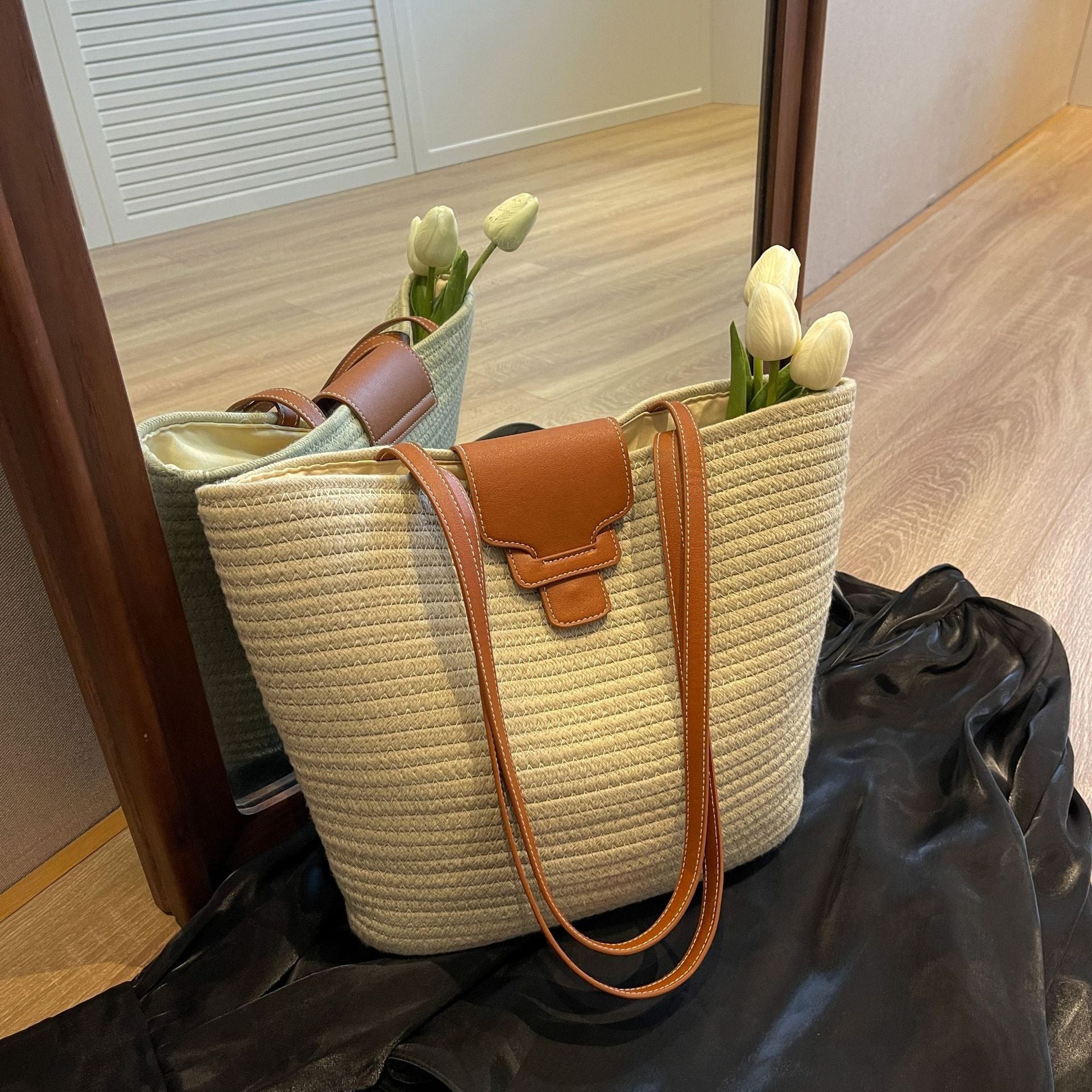 Women's Large Capacity Versatile Shoulder Bag Store Hive UNIjuntos